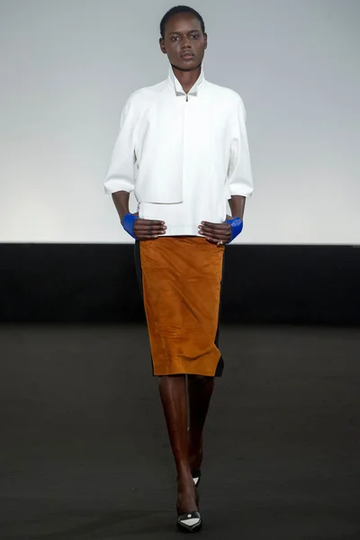 Look 32